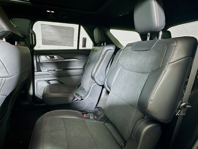 2026 Ford Explorer ST - Photo 12