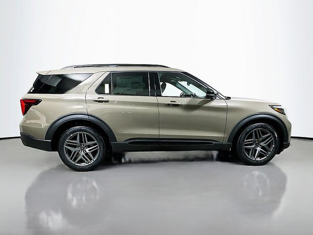 2026 Ford Explorer ST - Photo 8