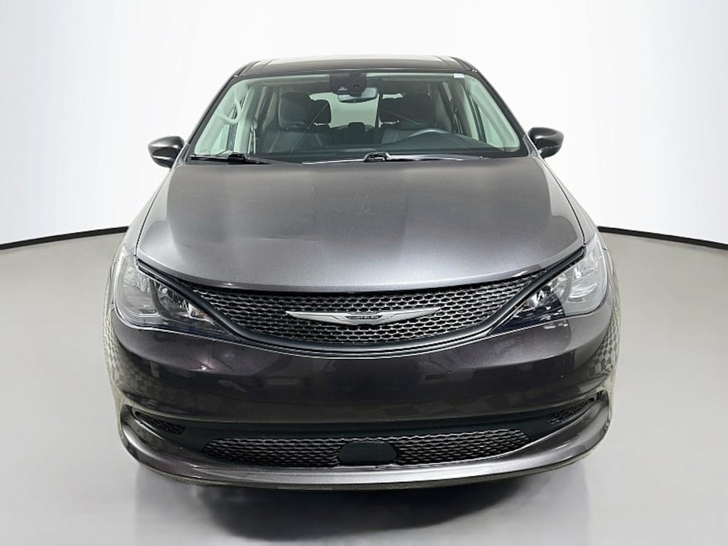 Used 2023 Chrysler Voyager LX Minivan