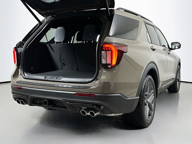 2026 Ford Explorer ST - Photo 24
