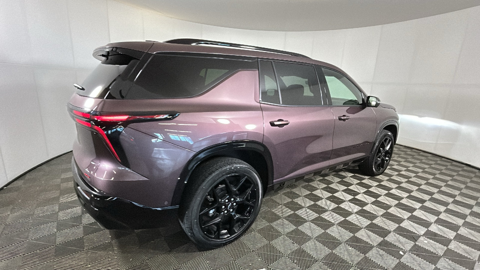 Used 2025 Chevrolet Traverse RS SUV