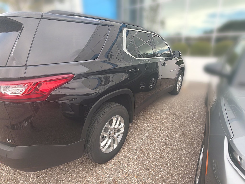 Used 2021 Chevrolet Traverse LT Cloth SUV