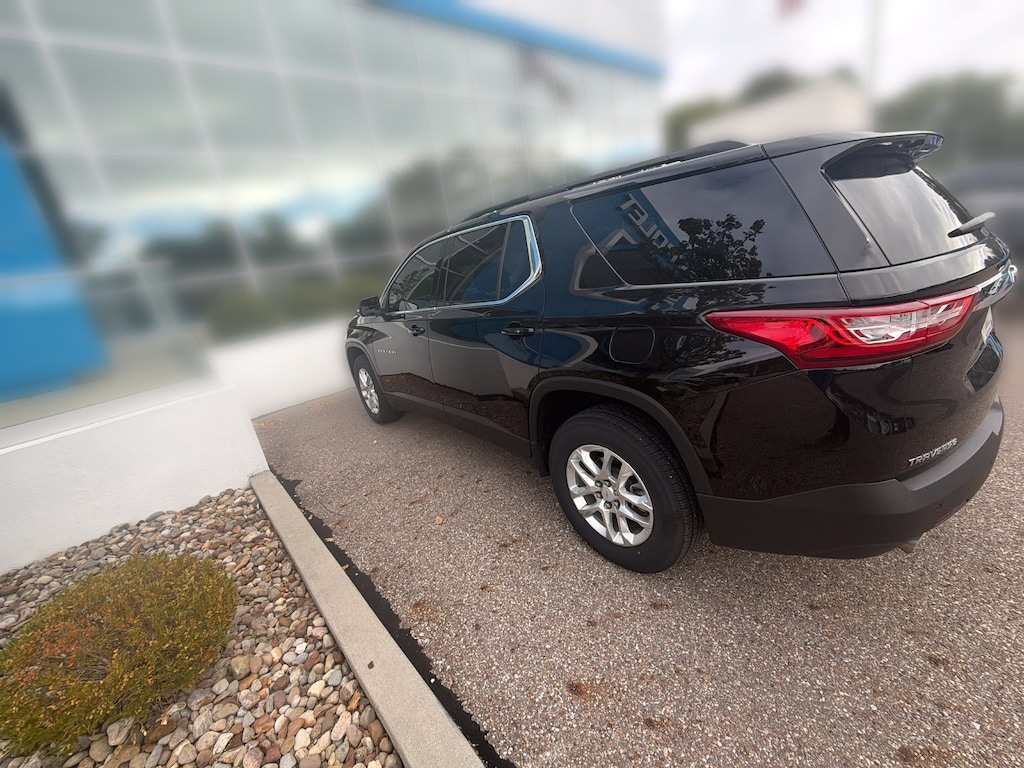 Used 2021 Chevrolet Traverse LT Cloth SUV