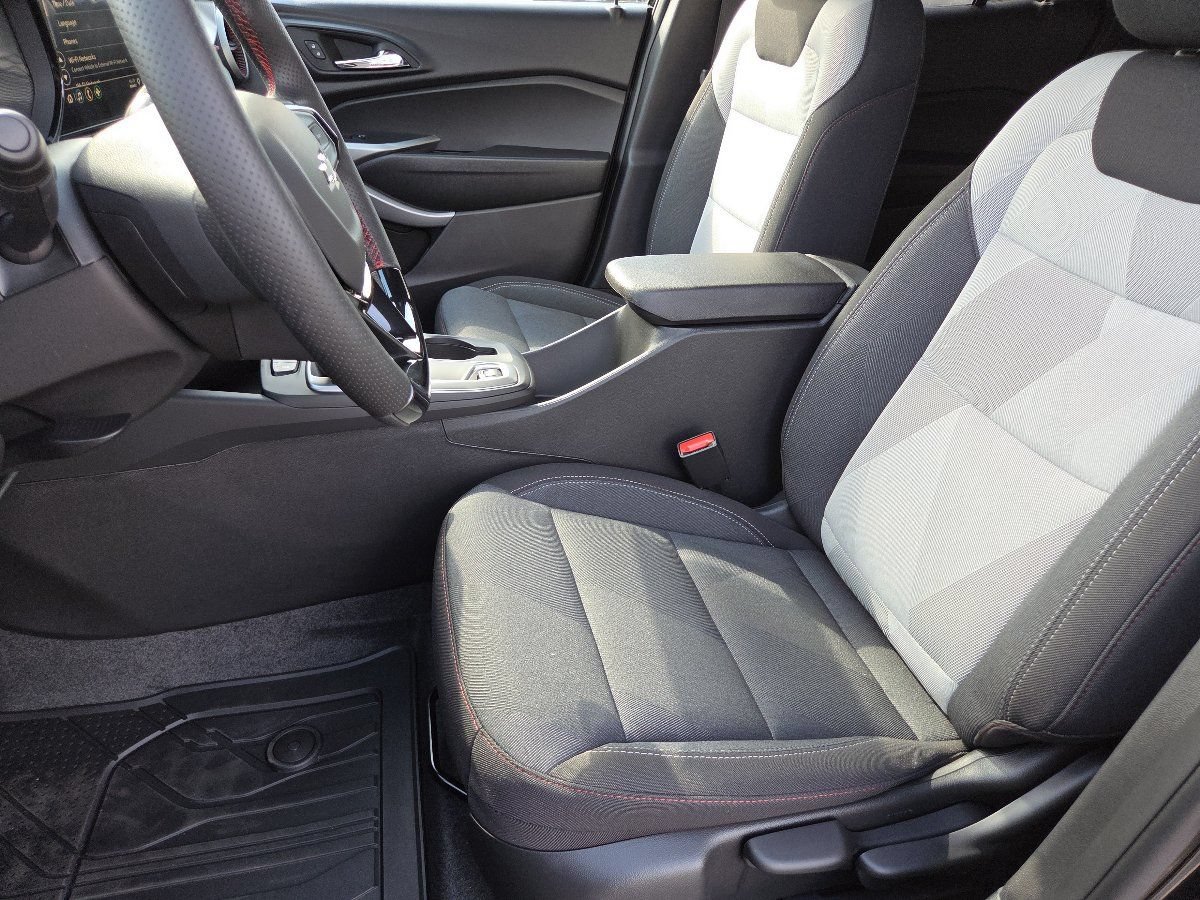 2026 Chevrolet Trax RS - Photo 25