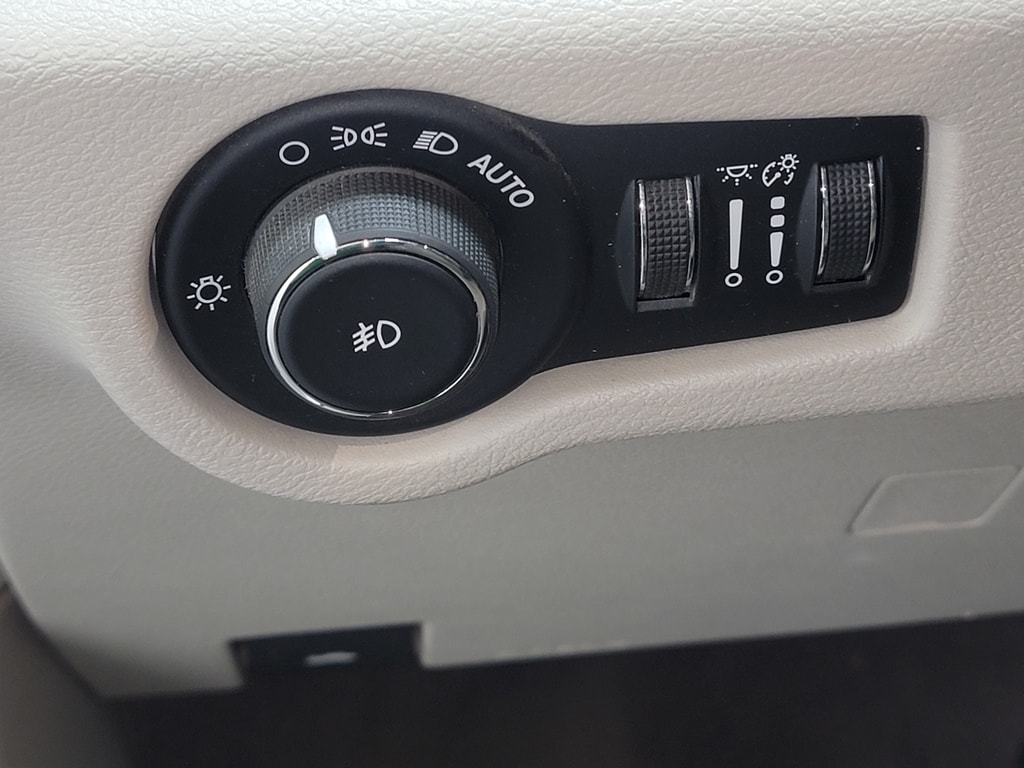 2017 Chrysler Pacifica Touring-L - Photo 16
