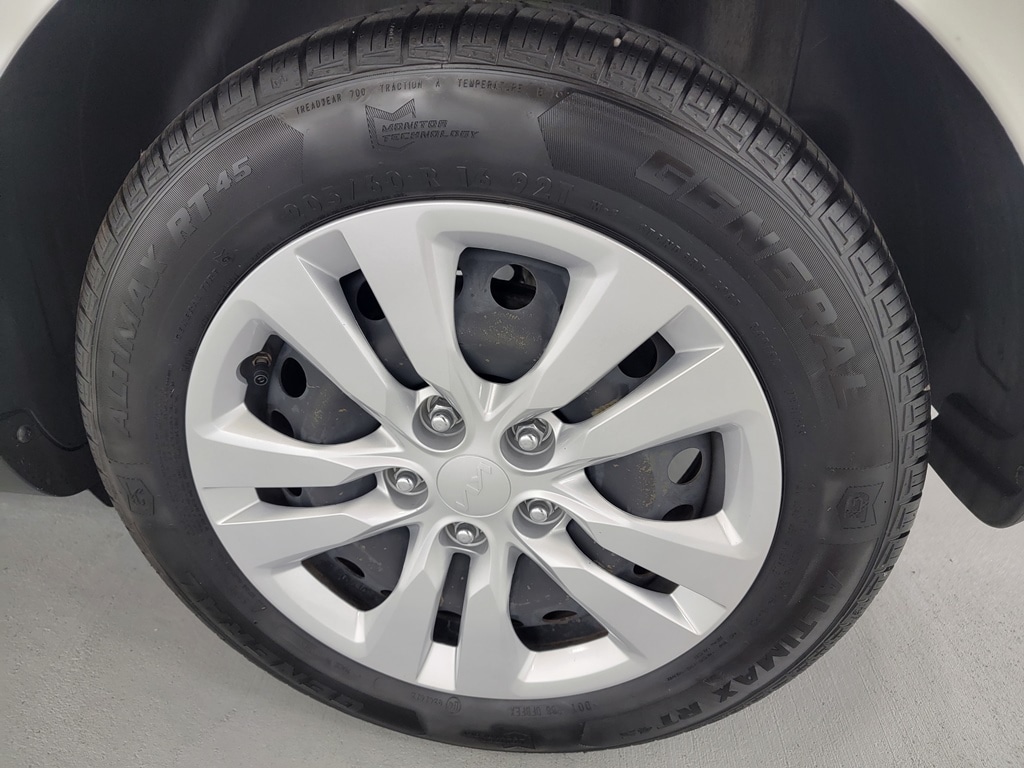 2022 Kia Soul LX - Photo 10