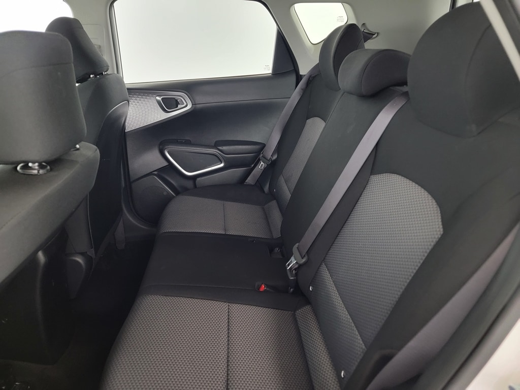 2022 Kia Soul LX - Photo 13