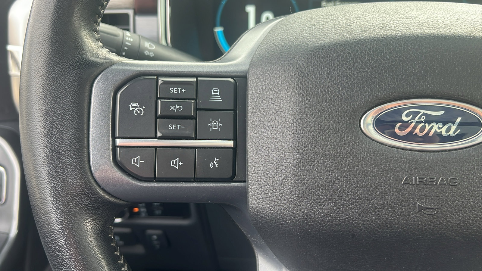 2023 Ford F-150 Lariat - Photo 17