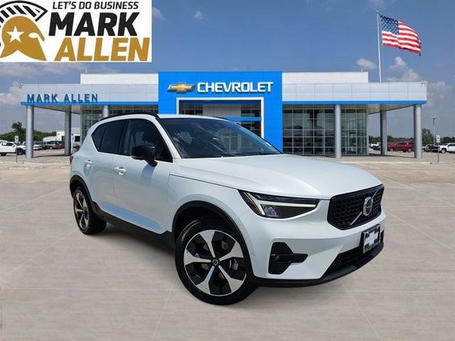 2023 Volvo XC40