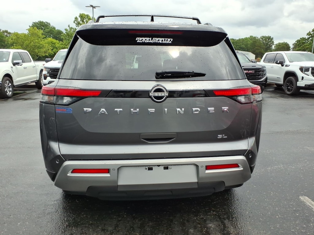 Used 2022 Nissan Pathfinder SL SUV