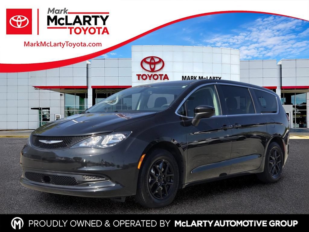 2022 Chrysler Voyager