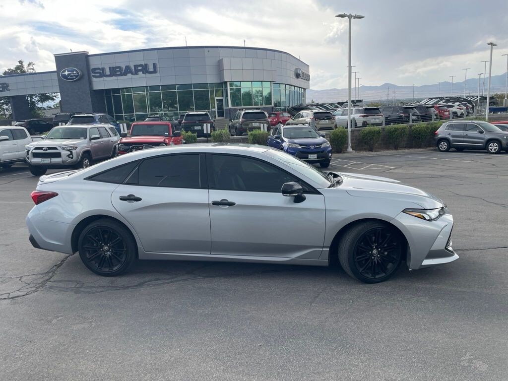 Used 2022 Toyota Avalon Hybrid XSE Sedan