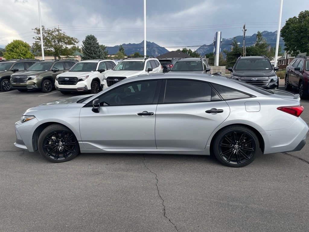 Used 2022 Toyota Avalon Hybrid XSE Sedan