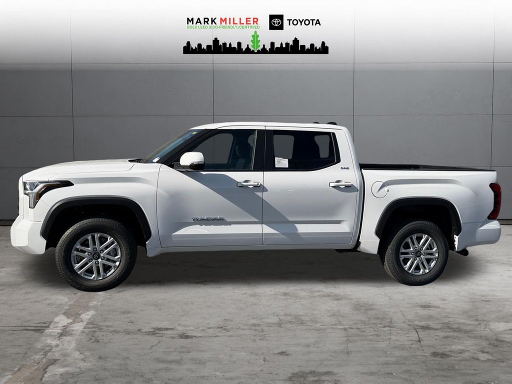 New 2026 Toyota Tundra SR5 SR5 CREWMAX 5.5