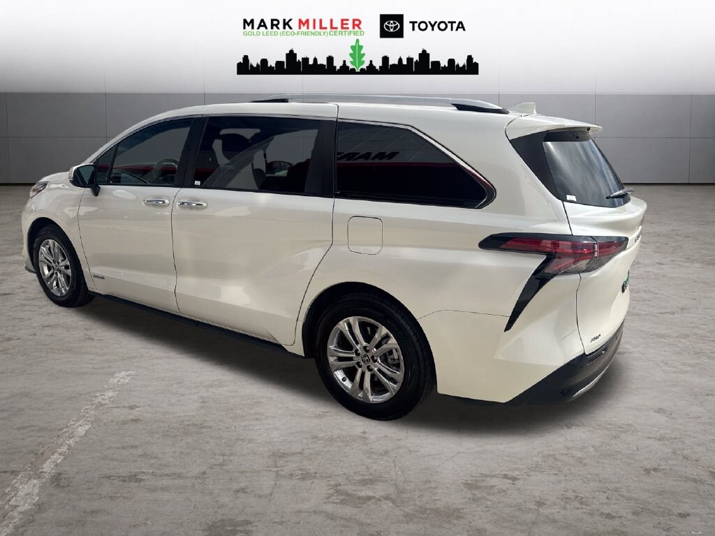 Certified 2021 Toyota Sienna Platinum 7 Passenger Van