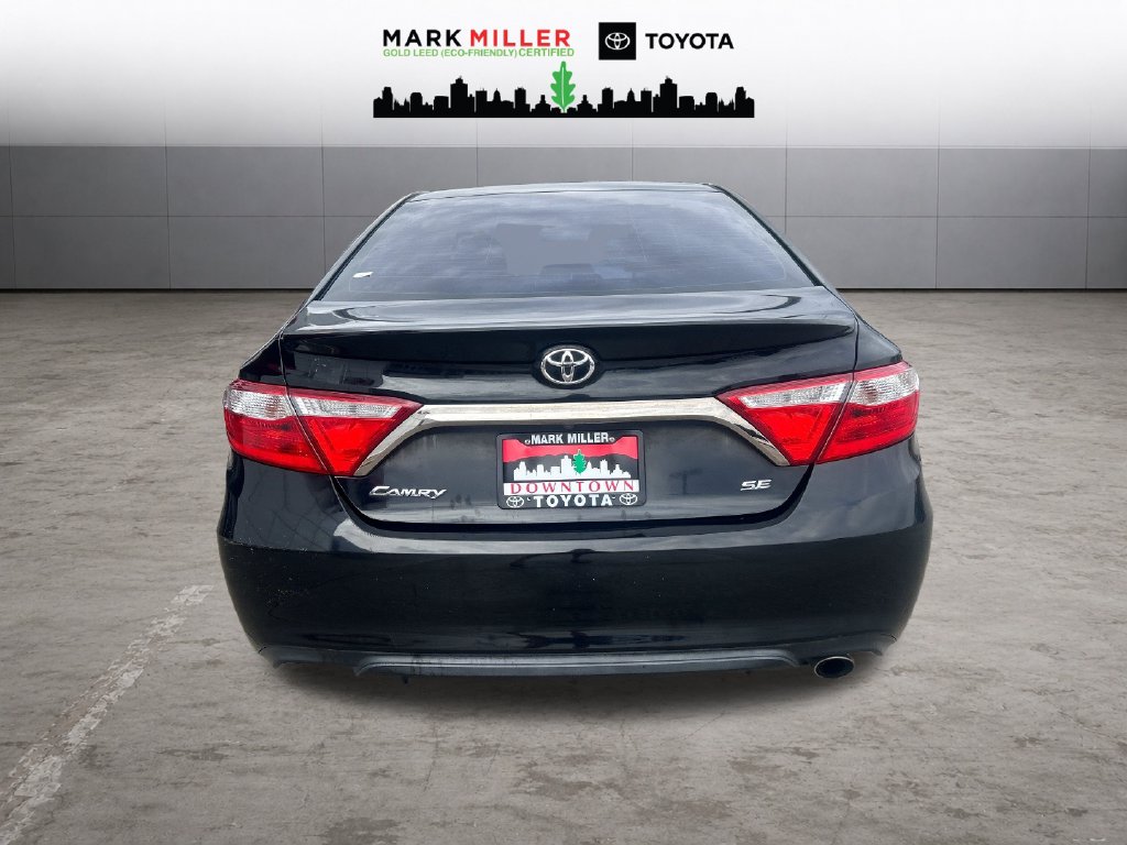 Used 2017 Toyota Camry SE Sedan