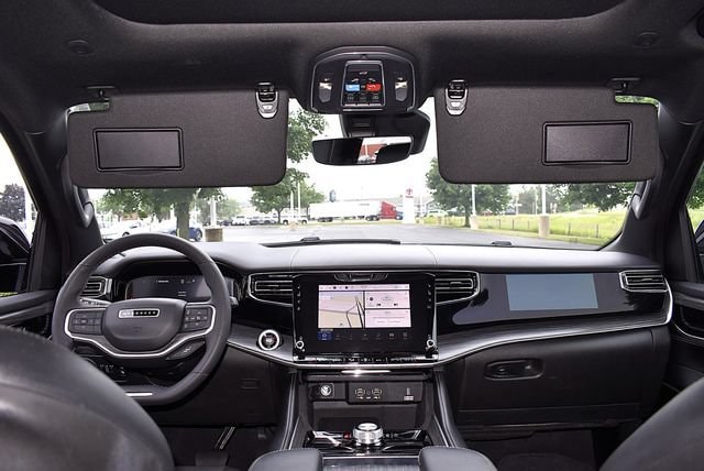 2023 Jeep Wagoneer Series II - Photo 22