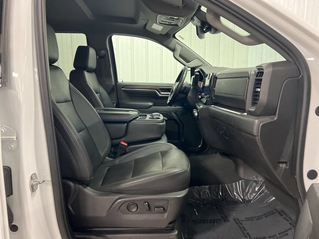 2024 GMC Sierra 1500 SLT - Photo 10