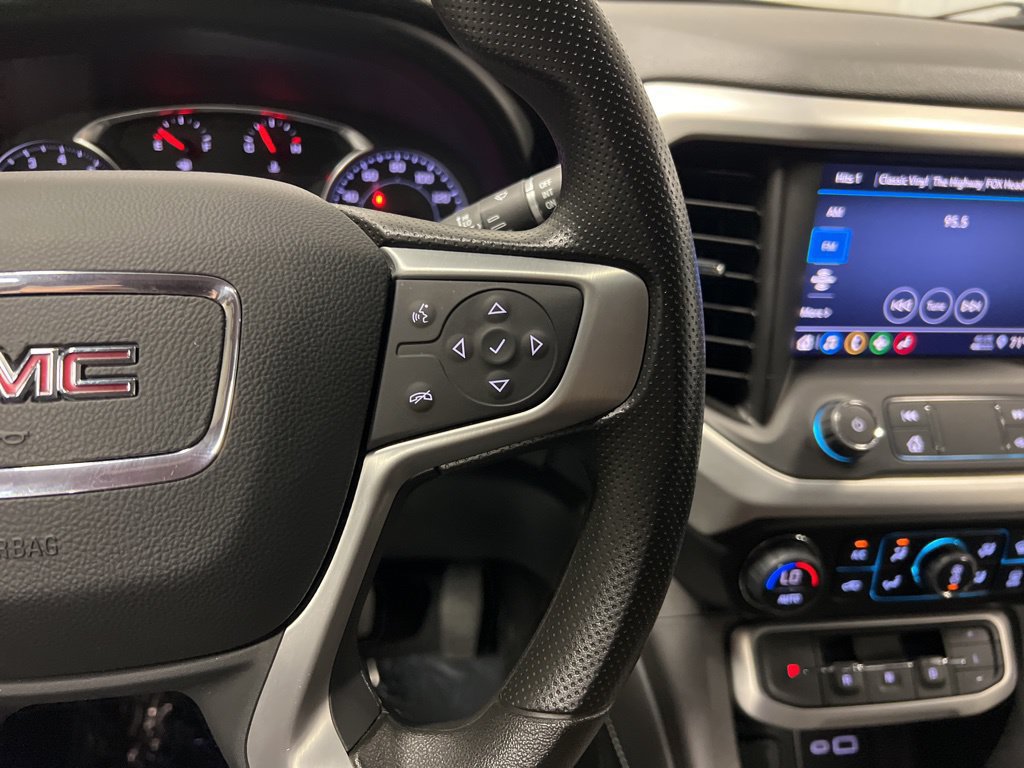 2023 GMC Acadia SLE - Photo 18