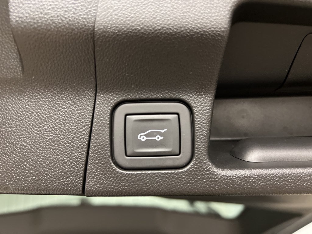 2023 GMC Acadia SLE - Photo 8