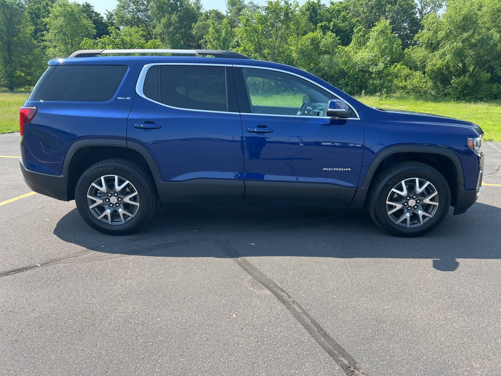 2023 GMC Acadia SLE - Photo 2