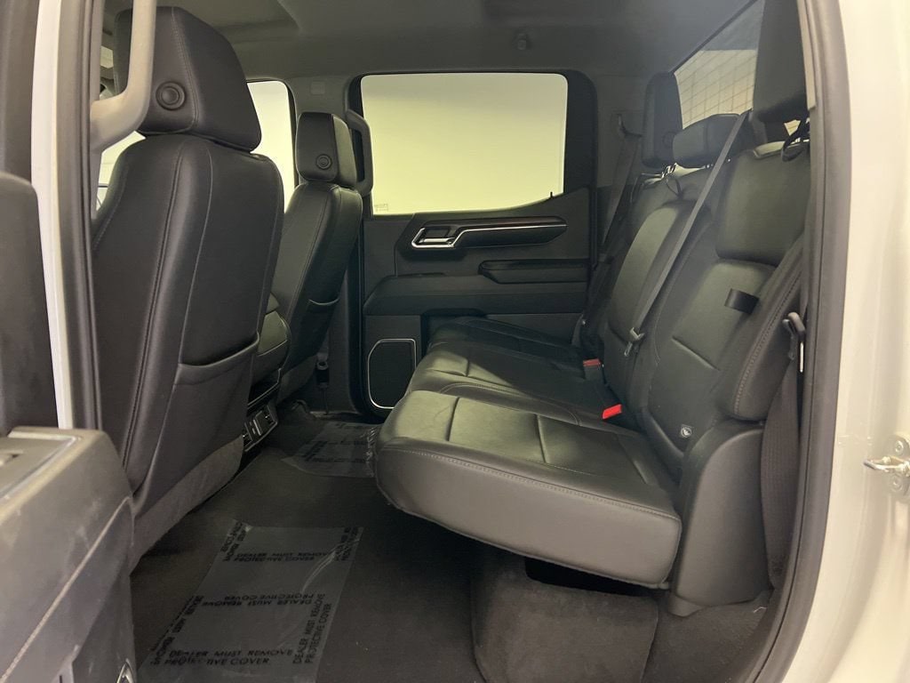 2024 GMC Sierra 1500 SLT - Photo 11