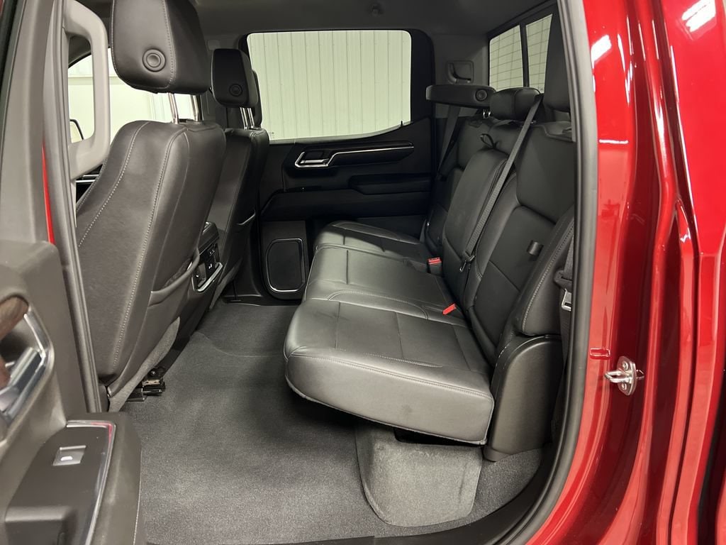 2024 GMC Sierra 1500 SLT - Photo 14
