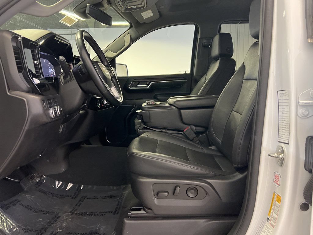 2024 GMC Sierra 1500 SLT - Photo 9