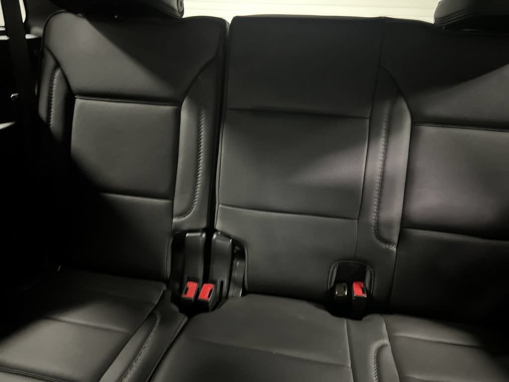 2025 GMC Yukon Denali - Photo 15