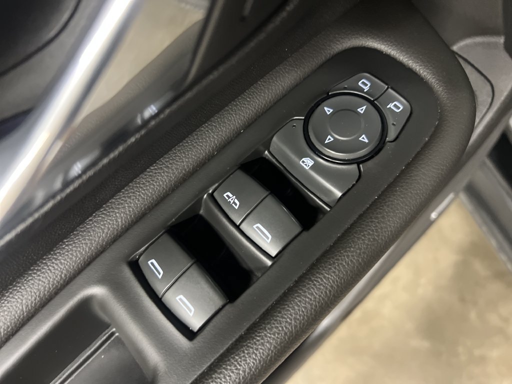 2023 GMC Terrain SLT - Photo 16