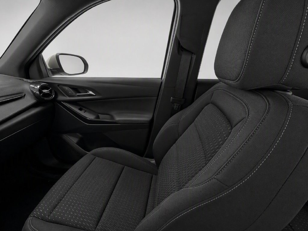 2025 Chevrolet Equinox LT - Photo 23