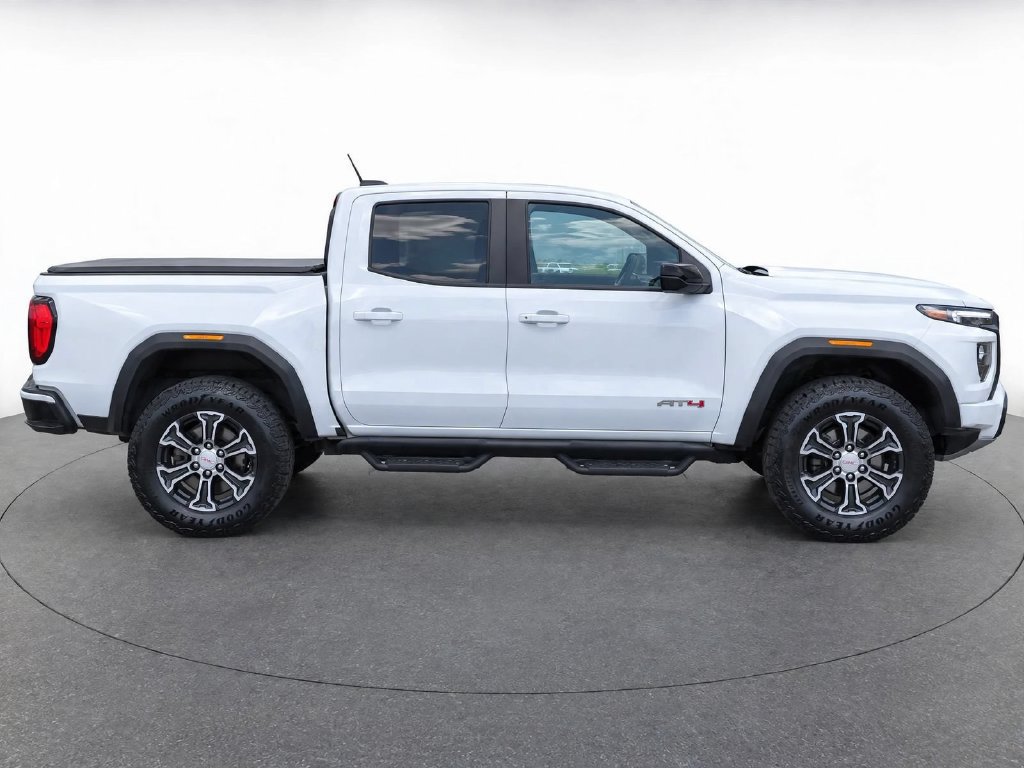 2024 GMC Canyon AT4 - Photo 9