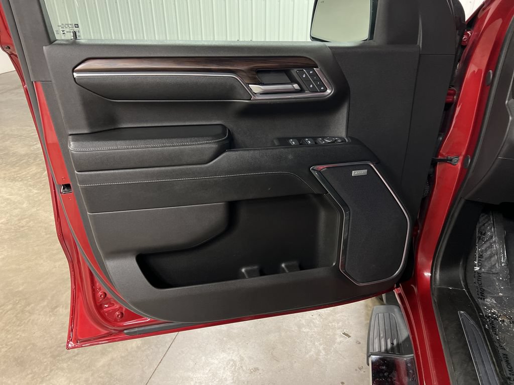 2024 GMC Sierra 1500 SLT - Photo 15