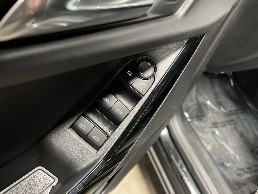 2025 Chevrolet Equinox LT - Photo 12
