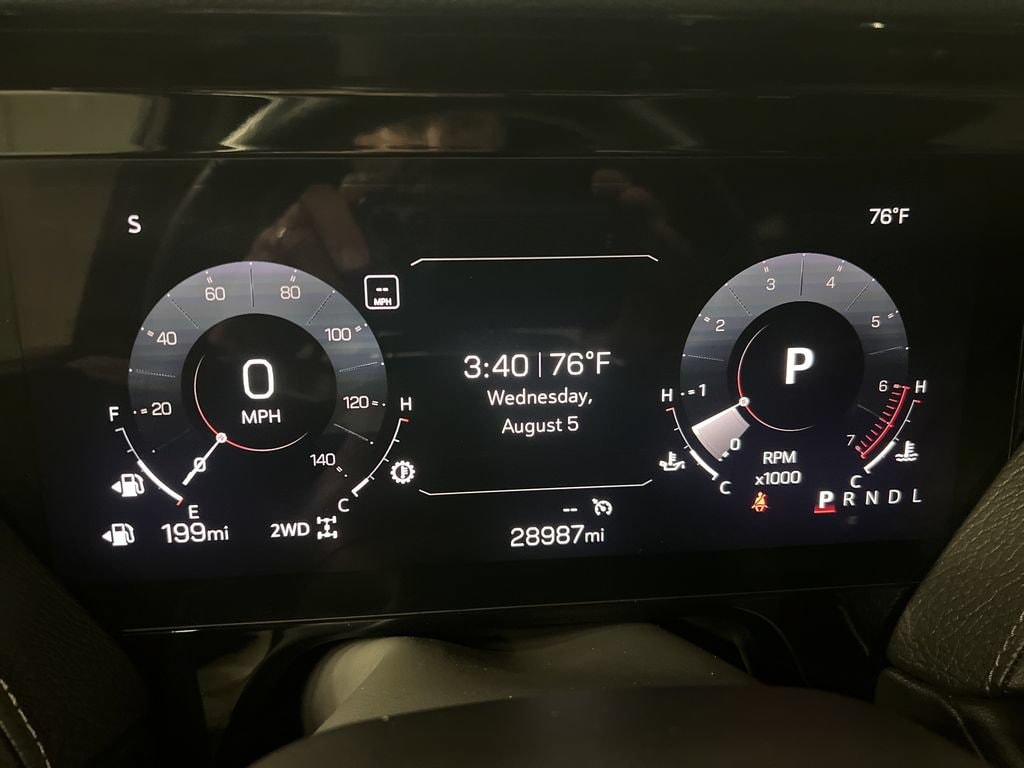 2025 GMC Yukon Denali - Photo 21