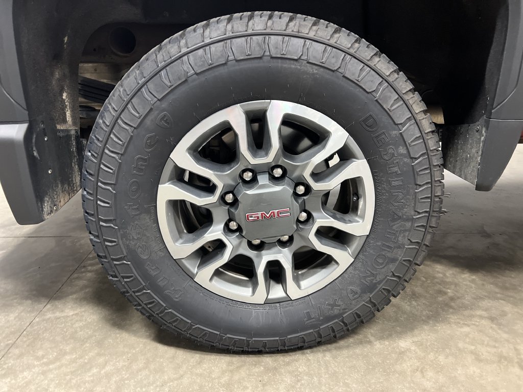 2024 GMC Sierra 2500HD AT4 - Photo 10