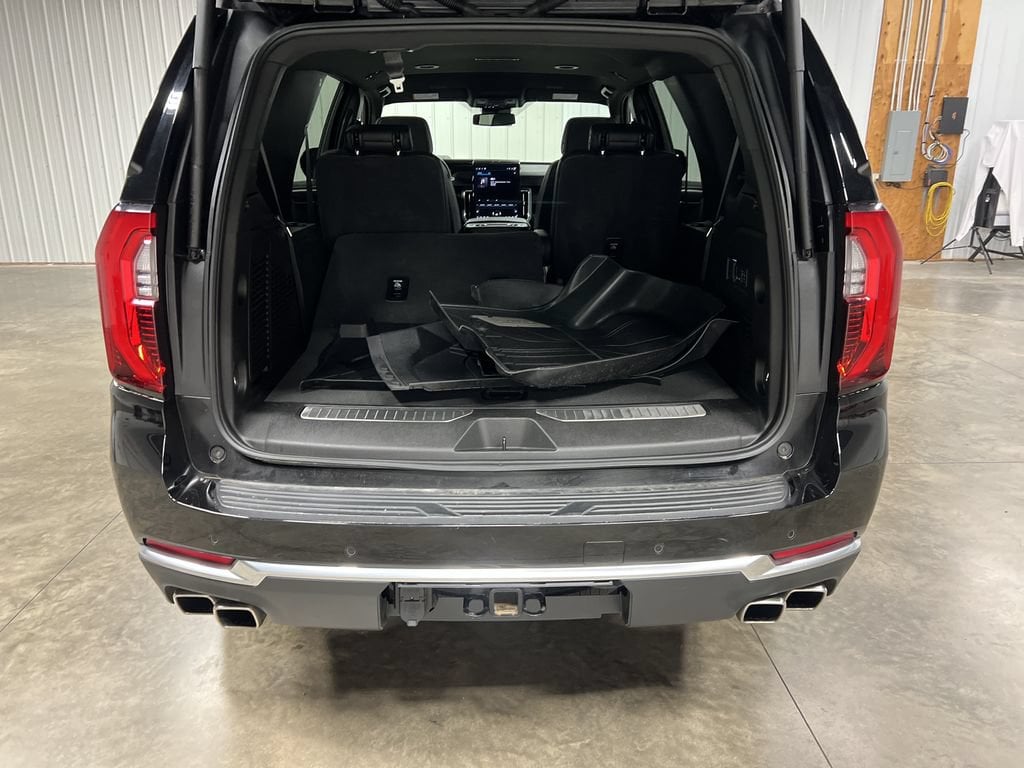 2025 GMC Yukon Denali - Photo 12