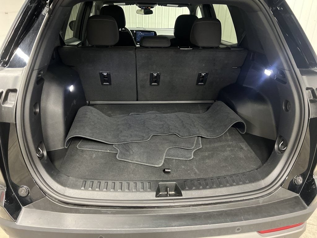 2025 Chevrolet Equinox LT - Photo 22