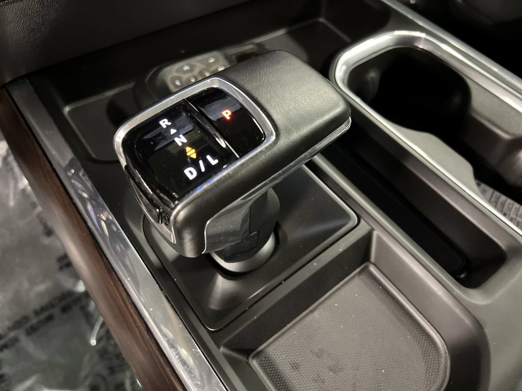 2024 GMC Sierra 1500 SLT - Photo 25