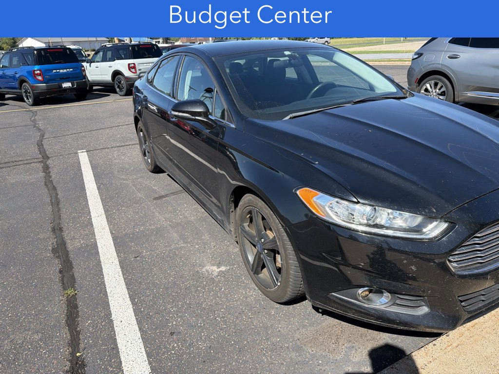 Used 2016 Ford Fusion SE Sedan