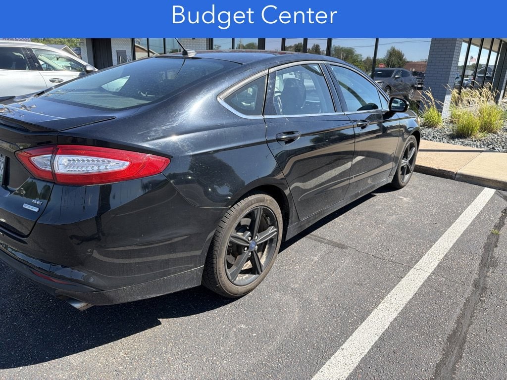 Used 2016 Ford Fusion SE Sedan