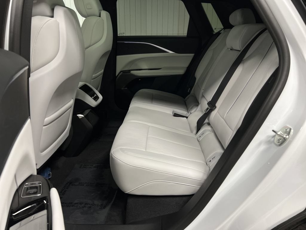 2026 Cadillac LYRIQ Luxury - Photo 13