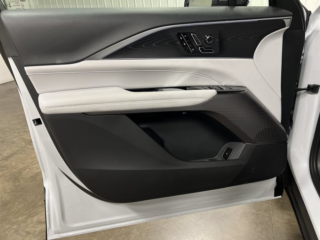 2026 Cadillac LYRIQ Luxury - Photo 27