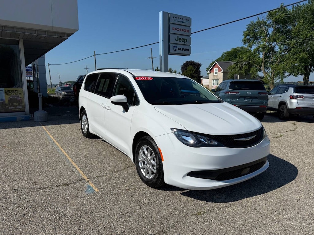Used 2023 Chrysler Voyager LX 4dr Mini Van Minivan