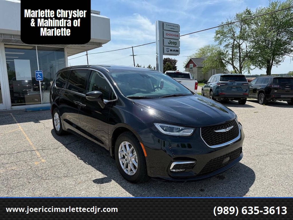 Used 2024 Chrysler Pacifica Touring L 4dr Mini Van Minivan