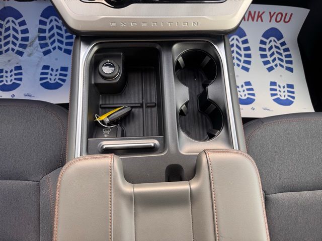 2025 Ford Expedition Active - Photo 13