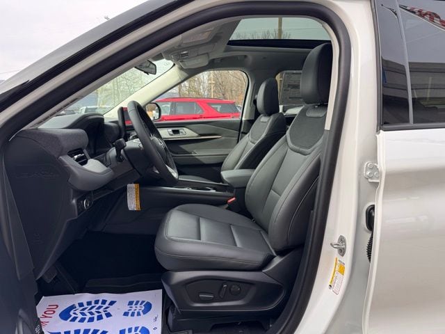 2026 Ford Explorer Active - Photo 10