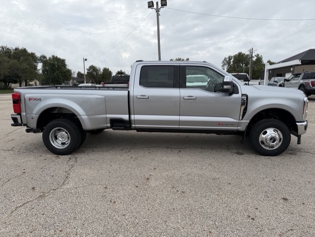 New 2027 Ford Super Duty F-350® Lariat® TRUCK