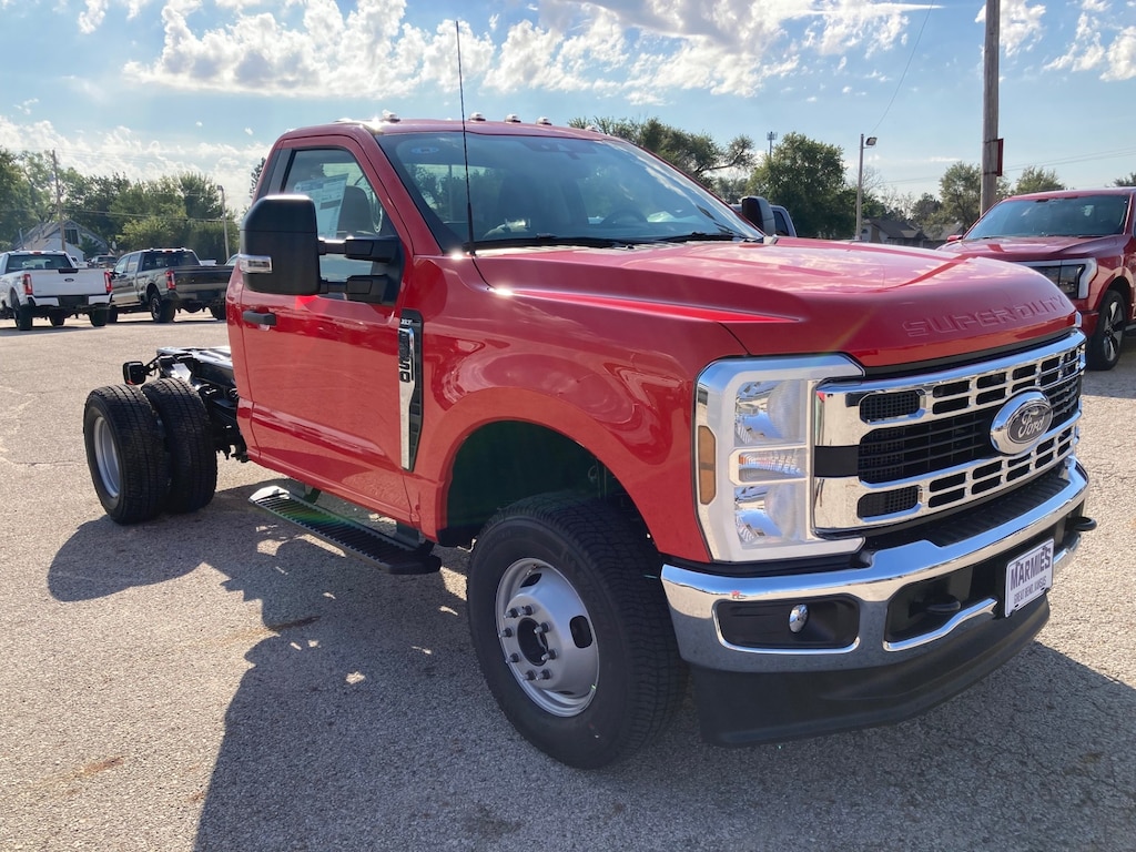 New 2026 Ford Chassis Cab F-350® XLT TRUCK