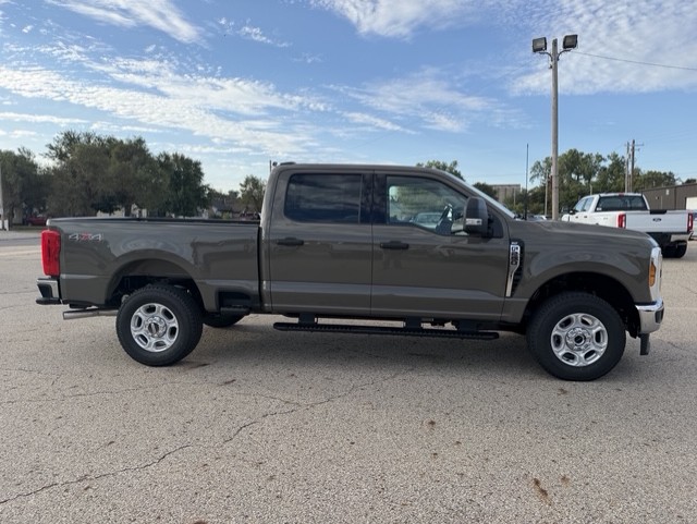 New 2027 Ford Super Duty F-250® XLT TRUCK